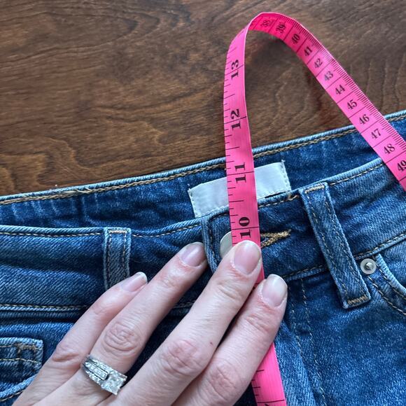 H&M Size 2 High‎ Rise Frayed Hem Cut Off Jean Shorts Medium Wash Denim Blue - Picture 6 of 7